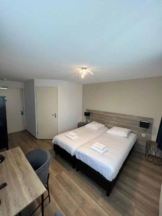 Seehotel Oostkapelle Exterior photo